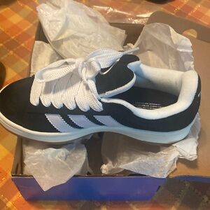 Adidas Campus OOs, original women's sneakers, core black size 6